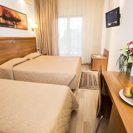Hotel Pefka 3*